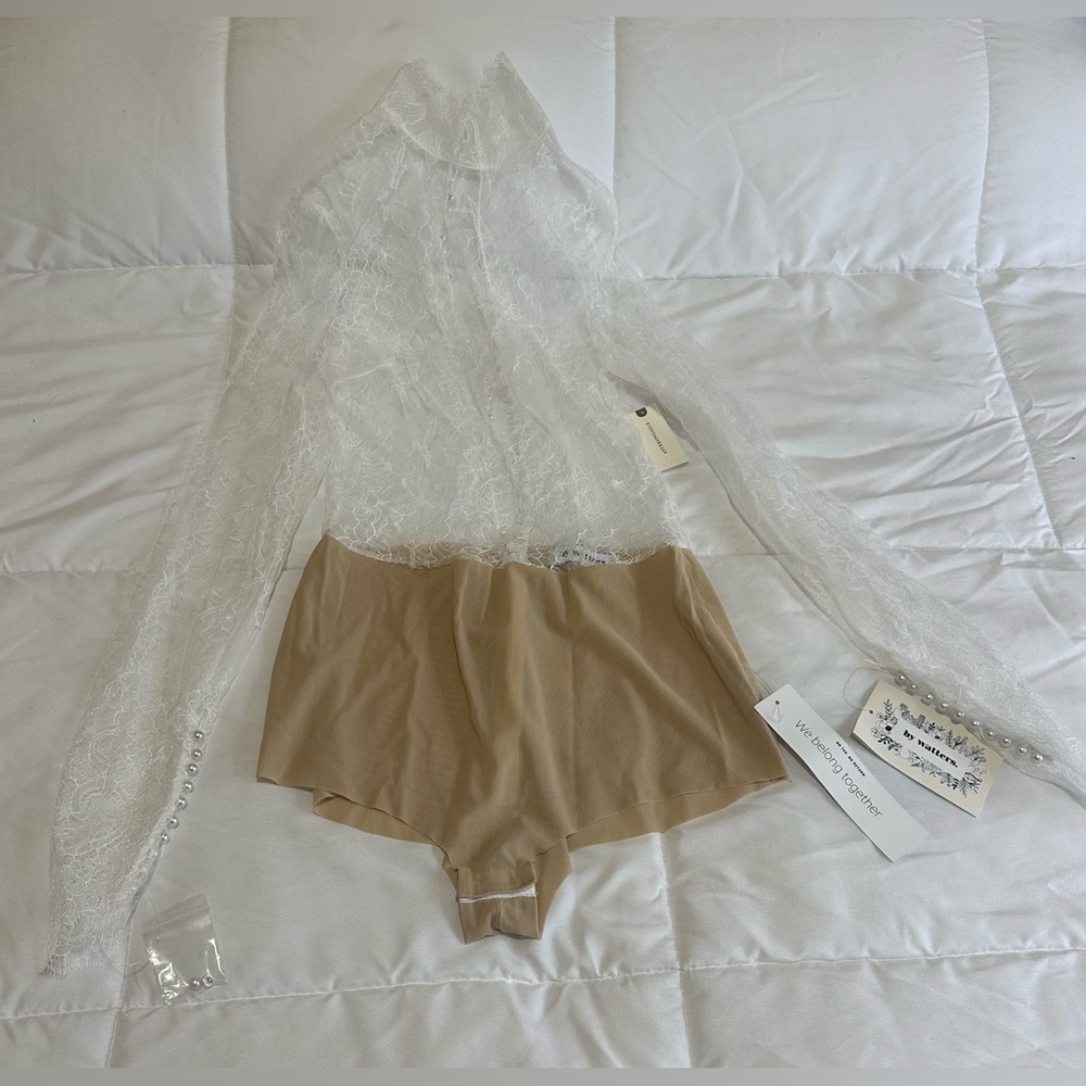 New By Watters Ivory Comb Lace Nude Body Suit Sz 4